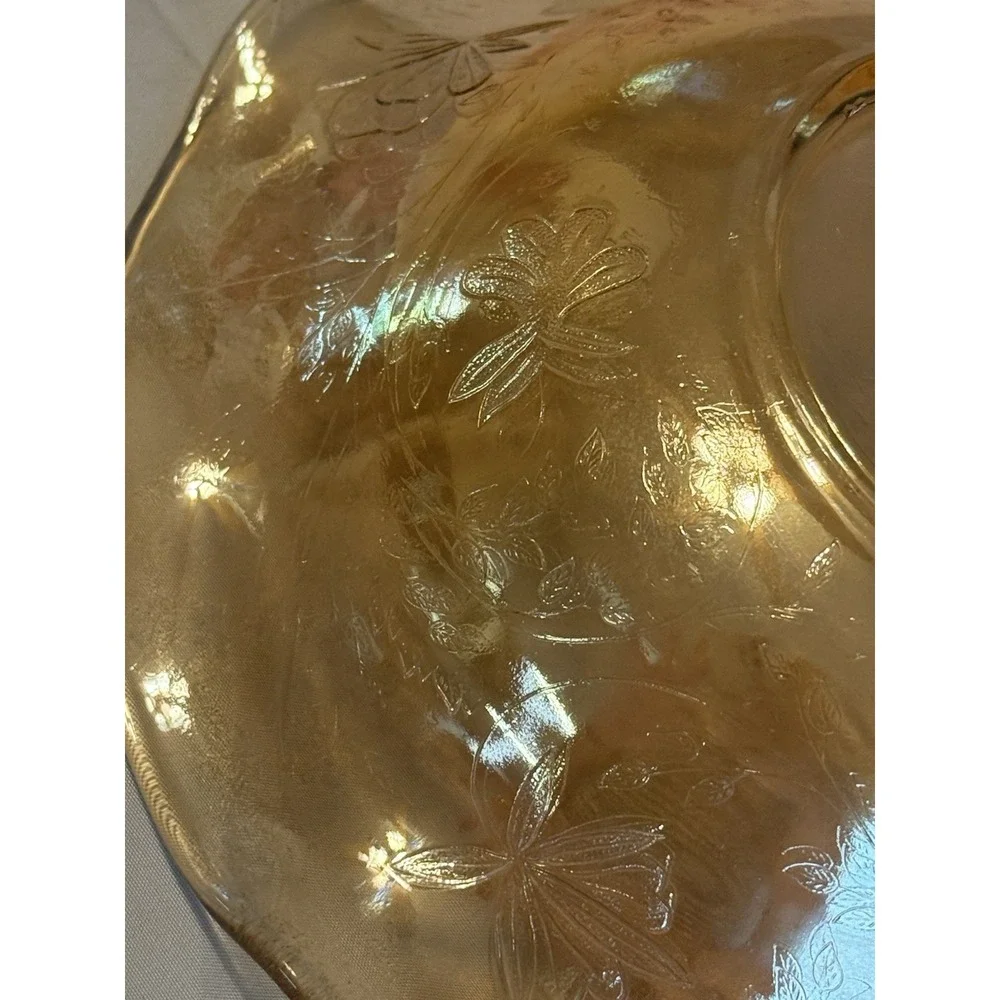 VINTAGE RUFFLED EDGE CARNIVAL GLASS BOWL etched flowers &  leaves on bottom 9.5